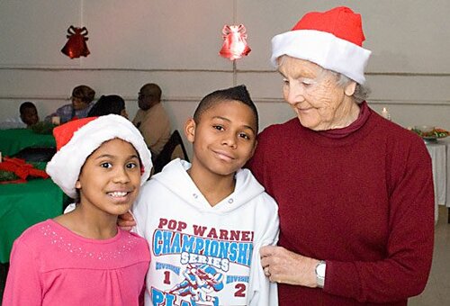36238_175733519116641_2989299_n Audrey with children whom she's helped